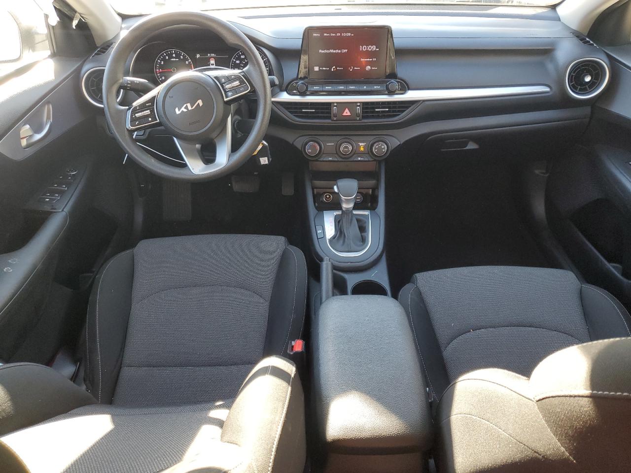 2023 KIA FORTE LX VIN:3KPF24AD7PE643637