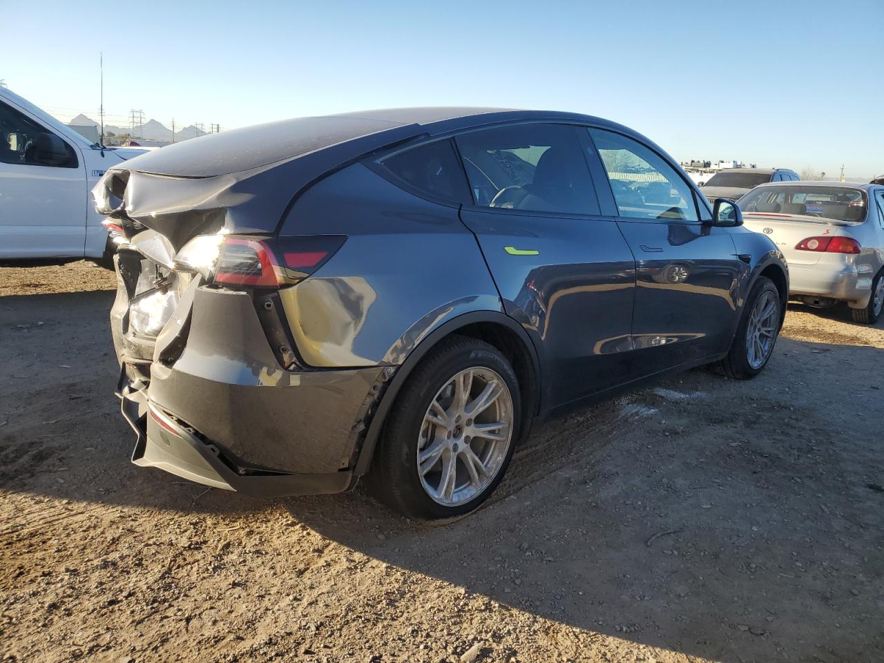2023 TESLA MODEL Y  VIN:7SAYGDEE7PA211685