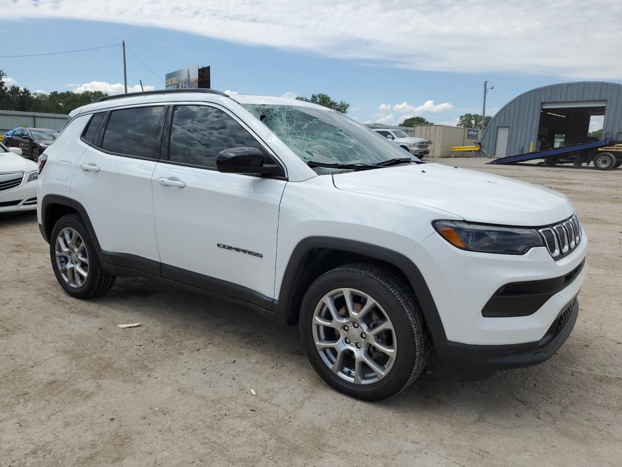 2022 JEEP COMPASS LATITUDE LUX VIN:3C4NJDFB7NT237517