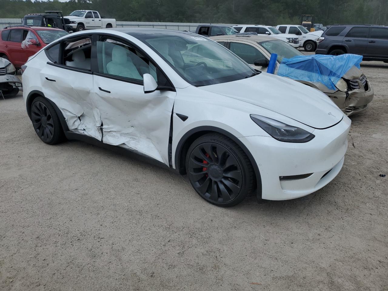 2022 TESLA MODEL Y  VIN:7SAYGDEF5NF390124