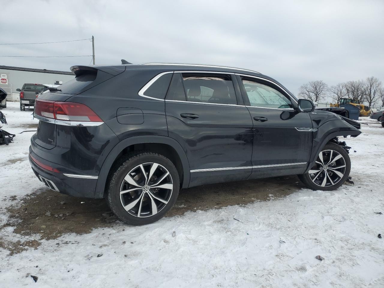 2024 VOLKSWAGEN ATLAS CROSS SPORT SEL PREMIUM R-LINE VIN:1V2FE2CA9RC206858