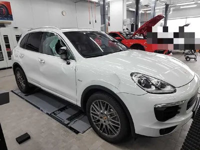 2015 Porsche Cayenne VIN: