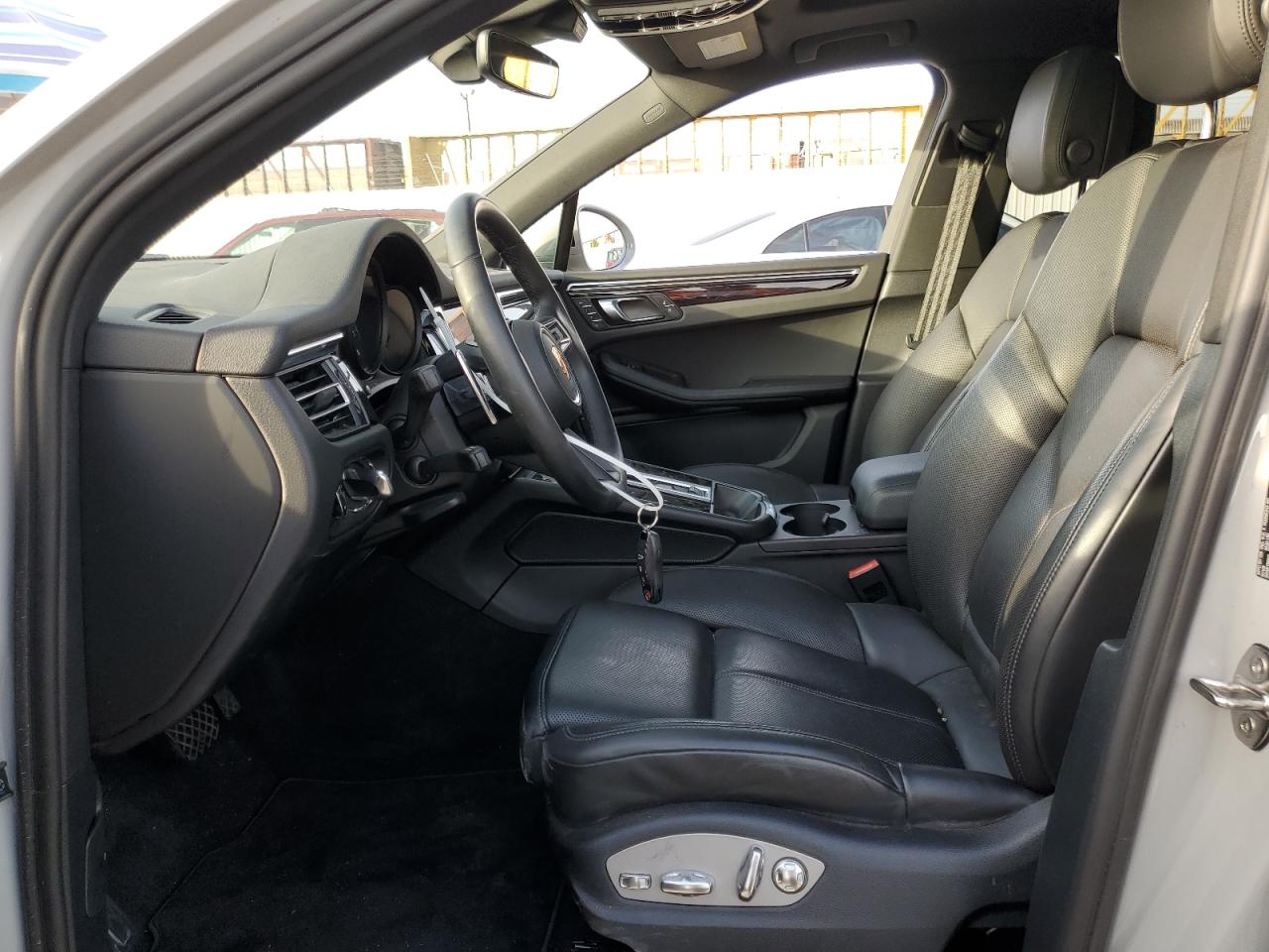 2022 PORSCHE MACAN  VIN:WP1AA2A53NLB09015