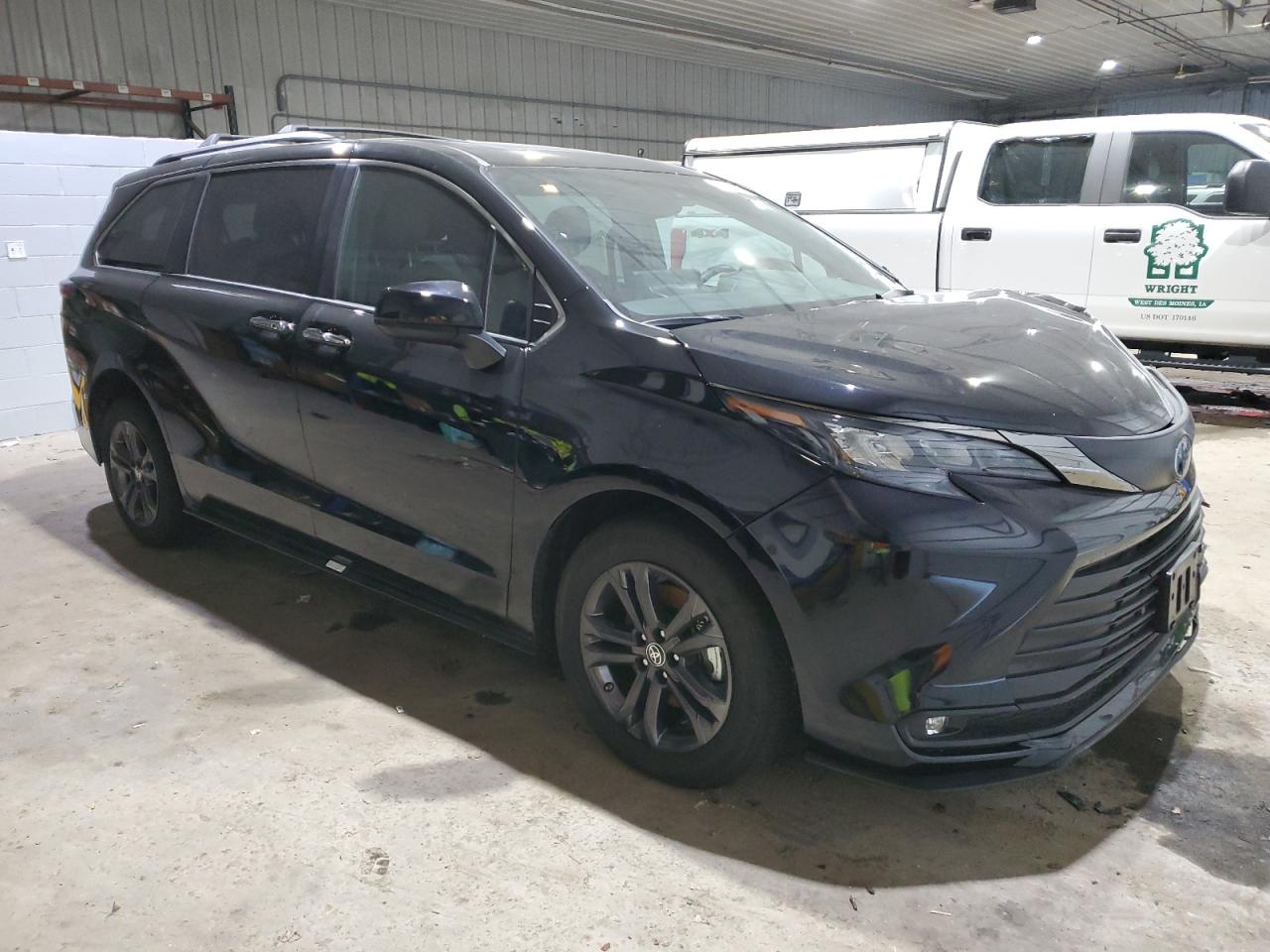 2024 TOYOTA SIENNA XSE VIN:5TDCSKFC3RS112161