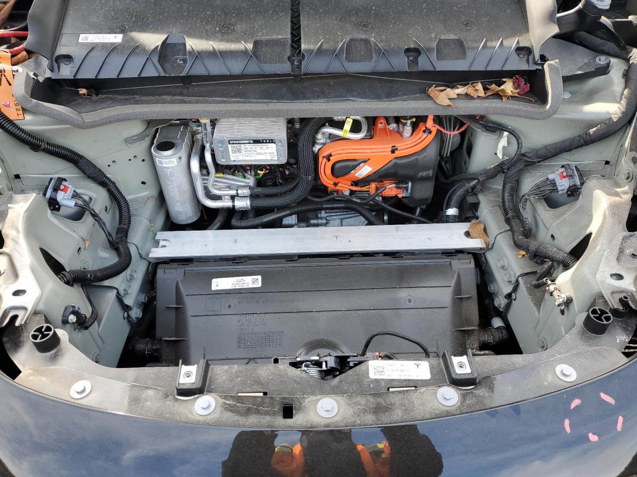 2024 TESLA MODEL Y  VIN:7SAYGDEE1RA305600