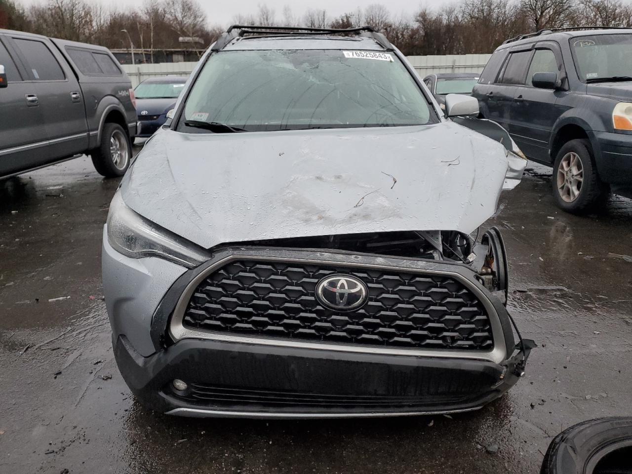 2022 TOYOTA COROLLA CROSS XLE VIN:7MUDAABG2NV031016