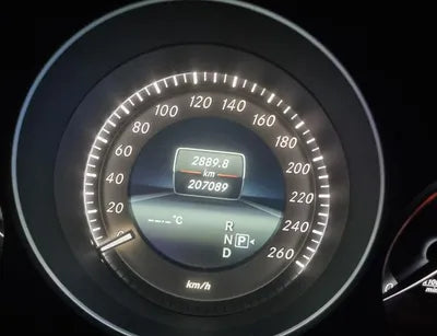 2015 Mercedes-Benz E 220 VIN: