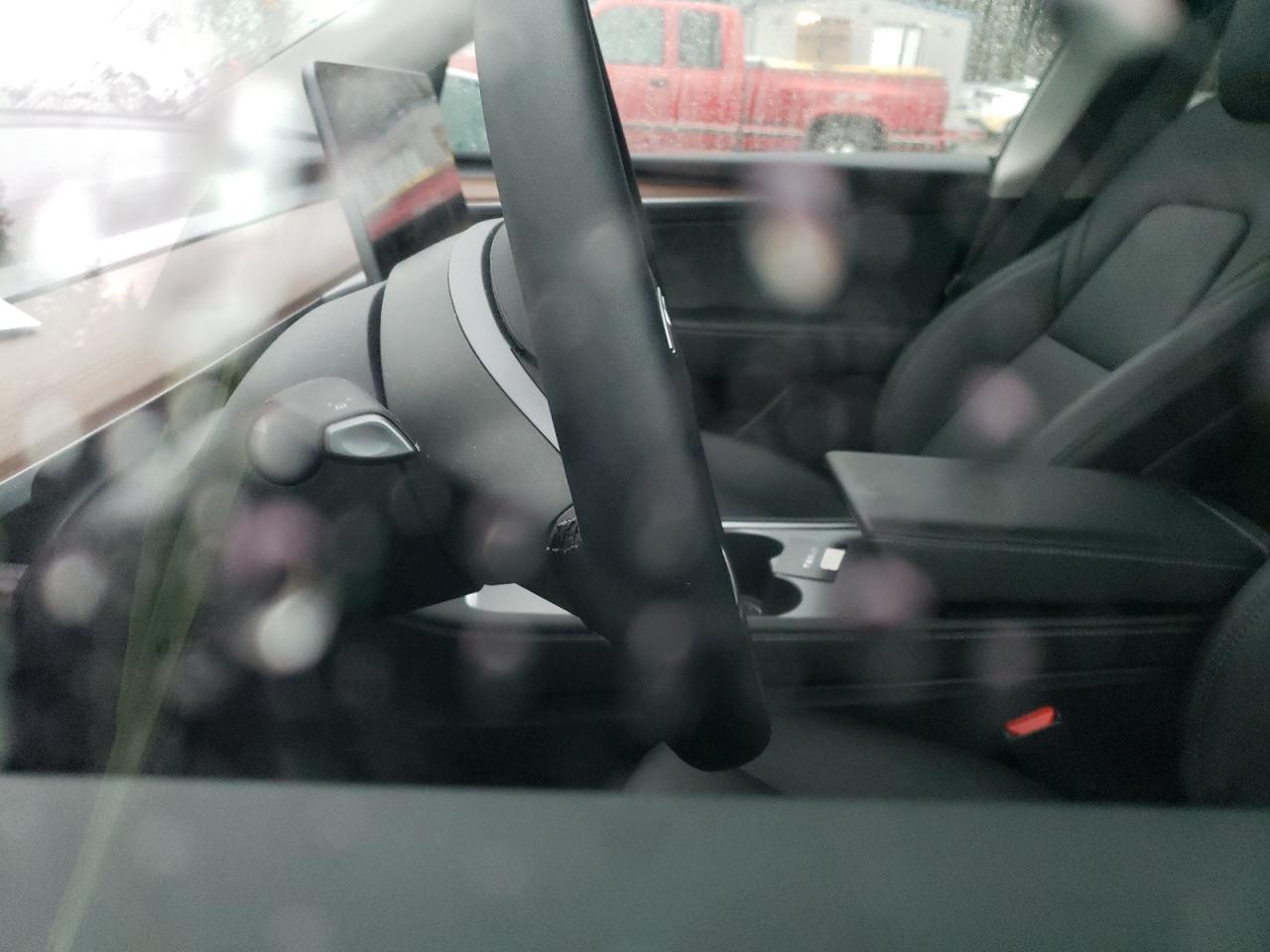 2024 TESLA MODEL Y  VIN:7SAYGDEE8RF193395