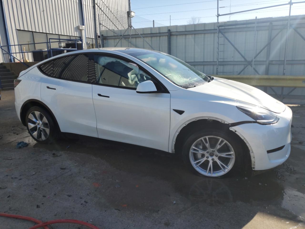 2023 TESLA MODEL Y  VIN:7SAYGDEEXPF694690