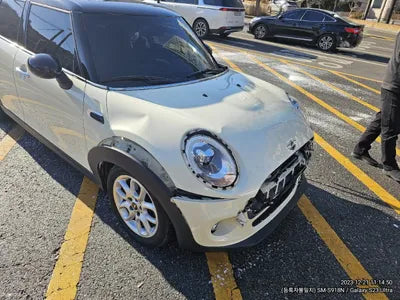 2018 MINI Cooper VIN: