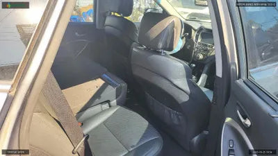 2017 Hyundai Santa FE KMHSW81UBJU830128 VIN:KMHSW81UBJU830128