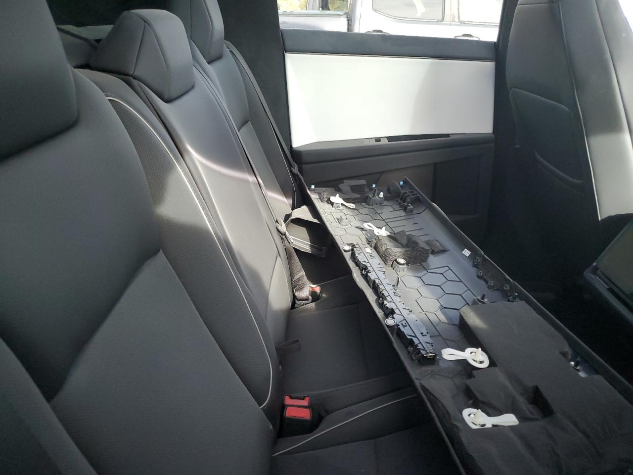 2024 TESLA CYBERTRUCK  VIN:7G2CEHED3RA009891