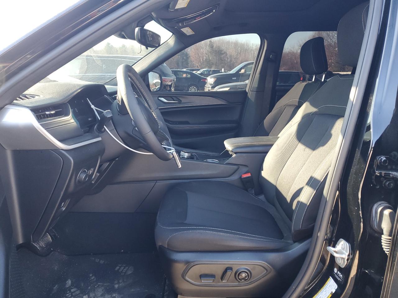 2024 JEEP GRAND CHEROKEE LAREDO VIN:1C4RJHAG2R8528202