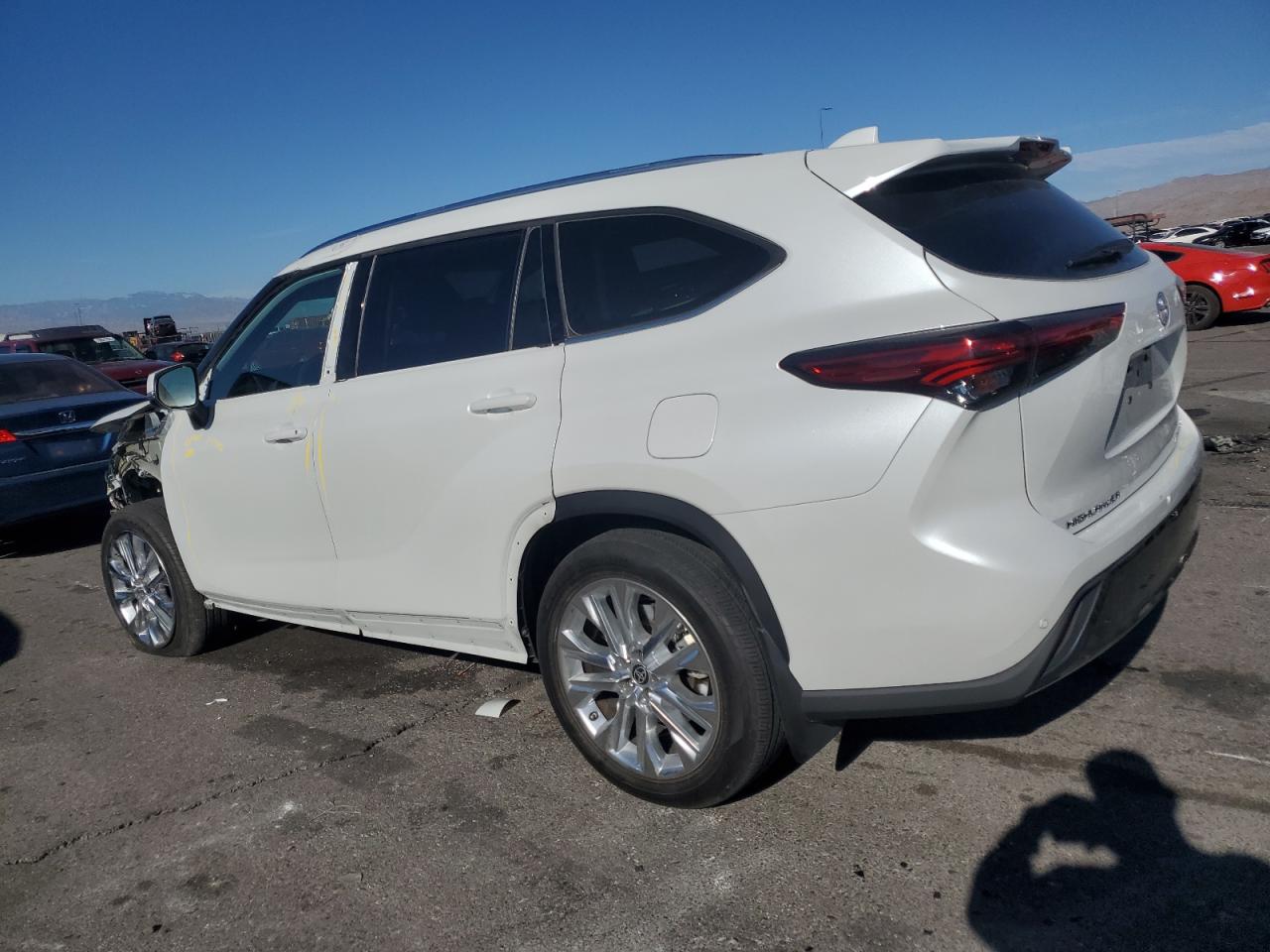 2022 TOYOTA HIGHLANDER LIMITED VIN:5TDDZRBH8NS214821