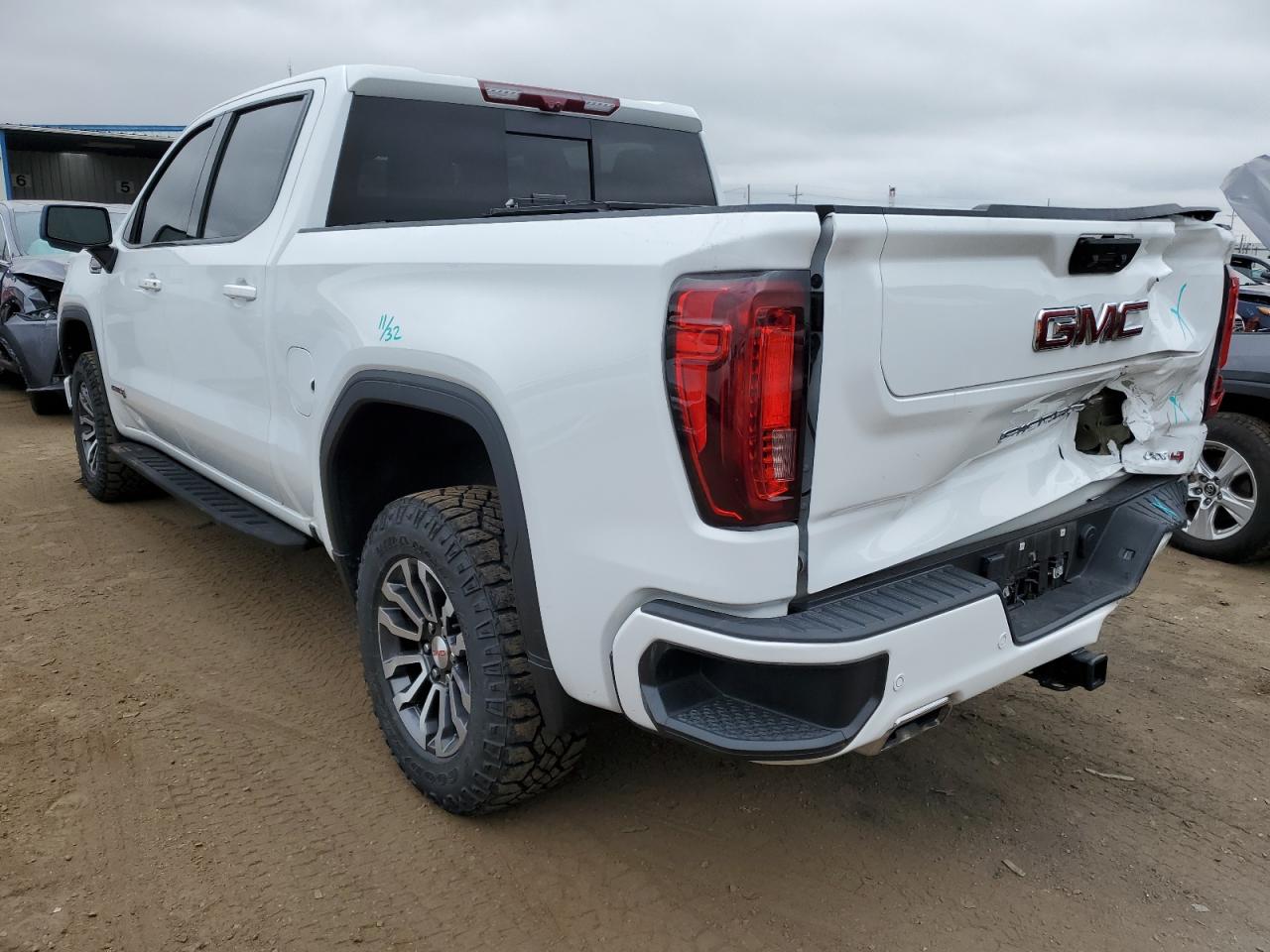 2022 GMC SIERRA K1500 AT4 VIN:3GTPUEEL8NG663998
