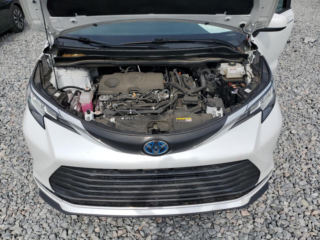 2022 TOYOTA SIENNA XLE VIN:5TDJRKEC9NS101700