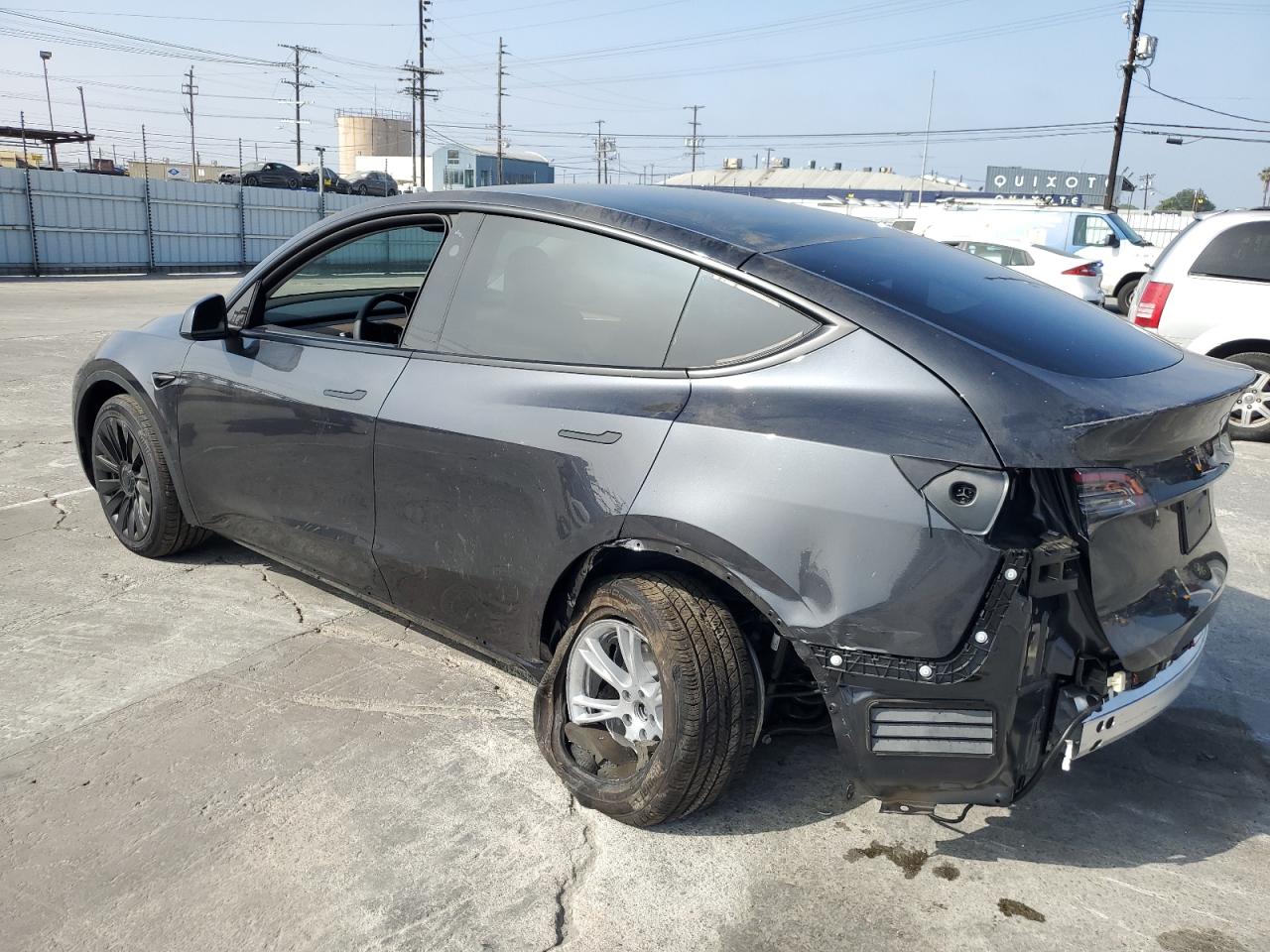 2024 TESLA MODEL Y VIN:7SAYGDEE9RF011056