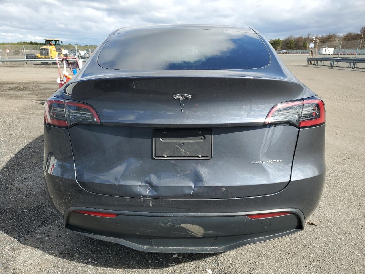 2023 TESLA MODEL Y  VIN:7SAYGDEE2PF614069