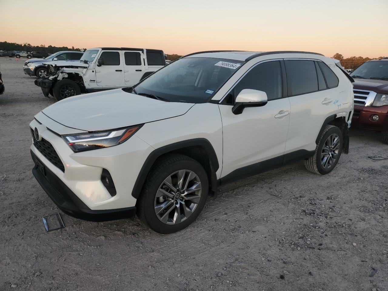 2022 TOYOTA RAV4 XLE PREMIUM VIN:2T3C1RFV8NW228767