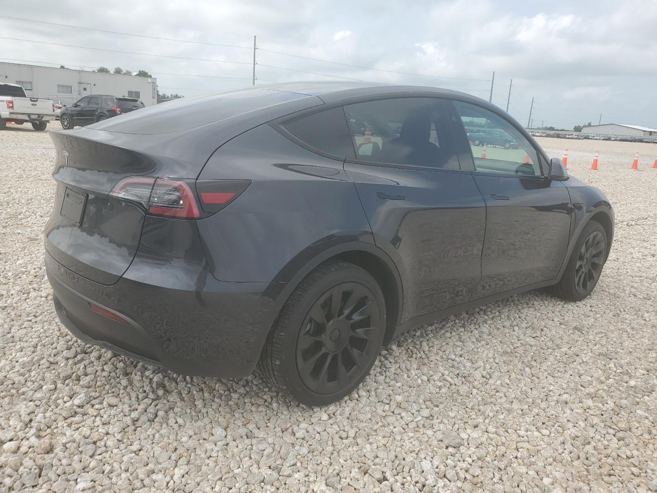 2024 TESLA MODEL Y  VIN:7SAYGDED4RF045851