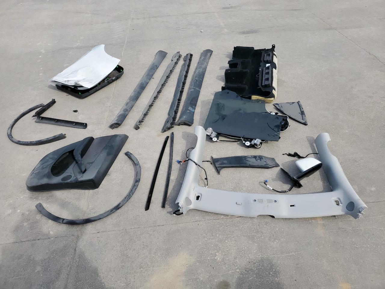 2023 TESLA MODEL Y  VIN:7SAYGDEF6PF590688