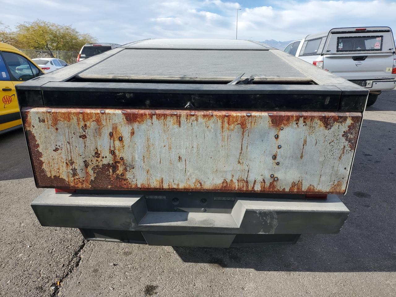 2024 TESLA CYBERTRUCK  VIN:7G2CEHEE4RA036882