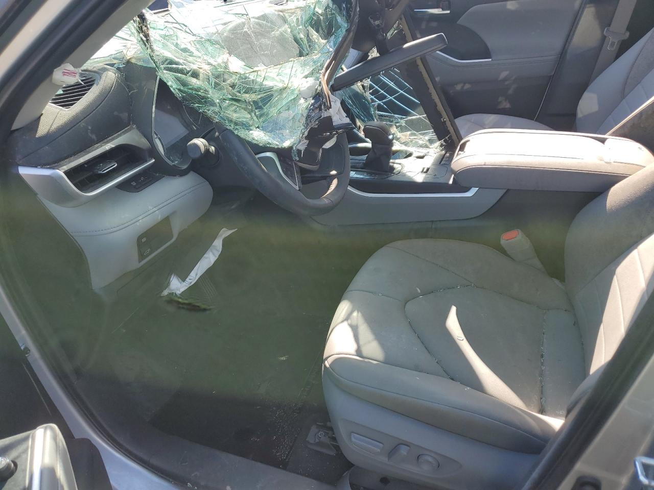 2022 TOYOTA HIGHLANDER XLE VIN:5TDGZRAH3NS126709