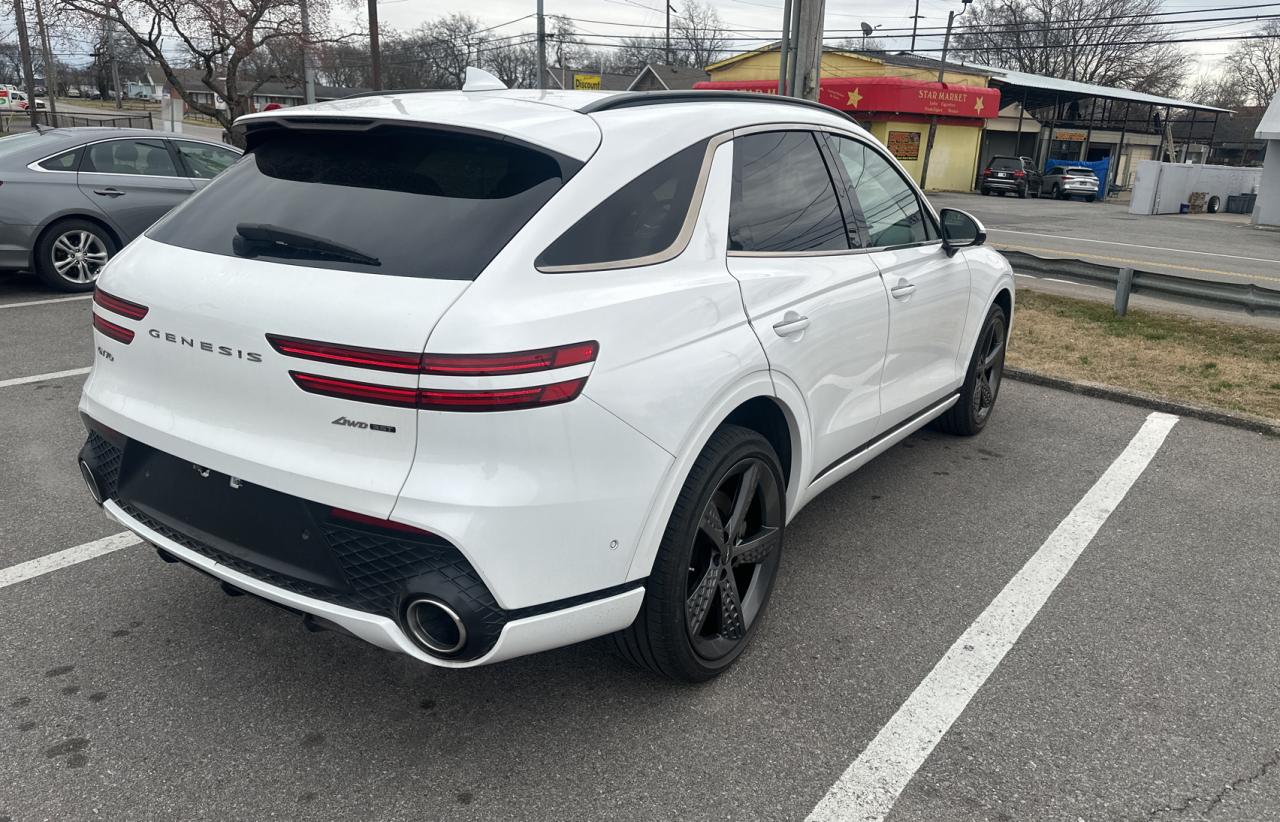 2022 GENESIS GV70 BASE VIN:KMUMCDTC5NU011241