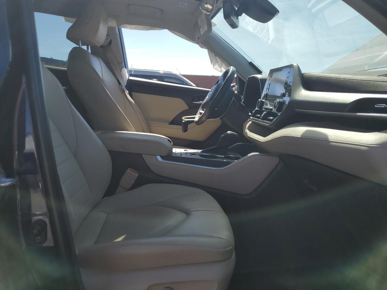 2022 TOYOTA HIGHLANDER XLE VIN:5TDGZRAH2NS129505