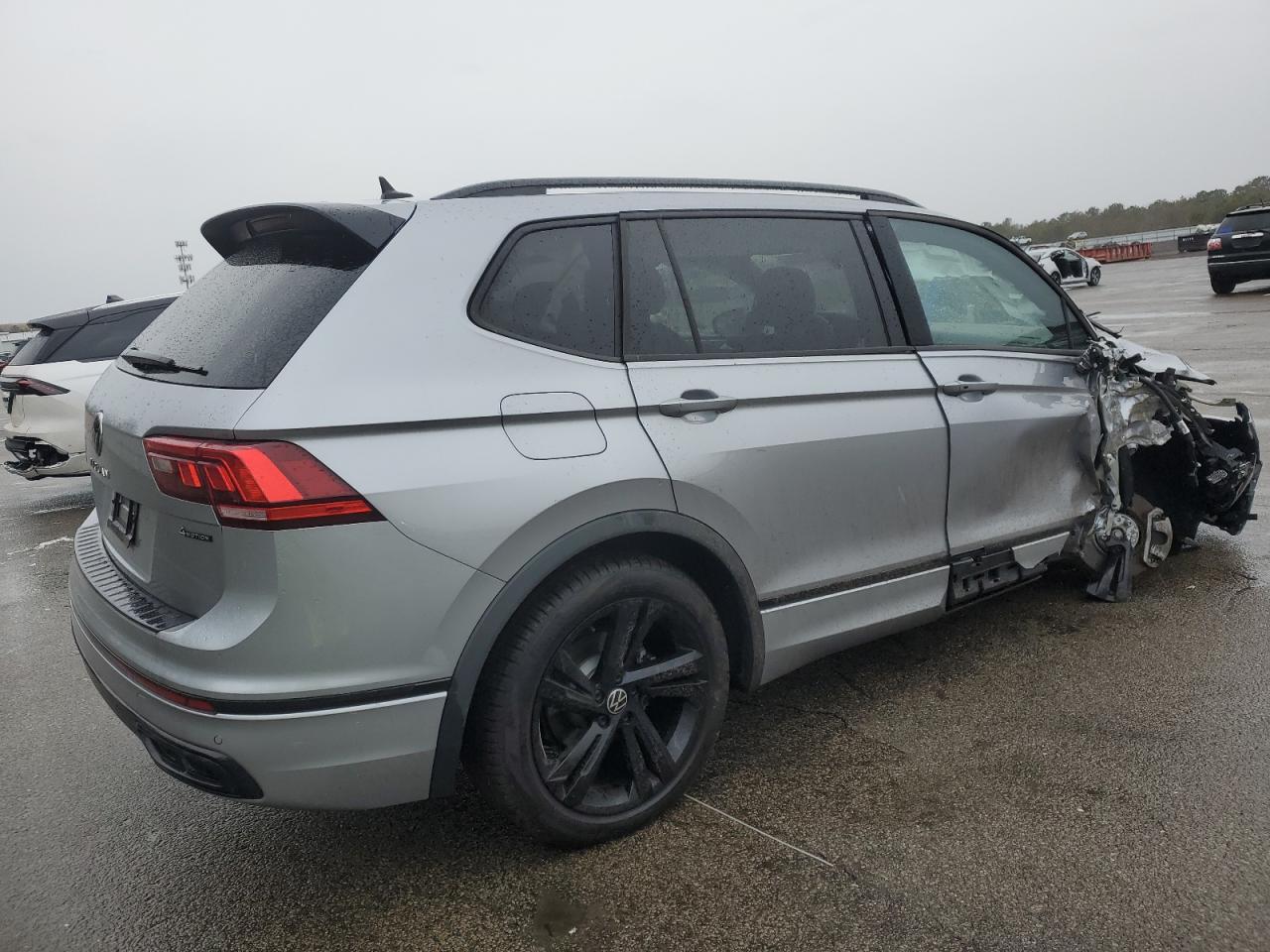 2024 VOLKSWAGEN TIGUAN SE R-LINE BLACK VIN:3VV8B7AX5RM059395