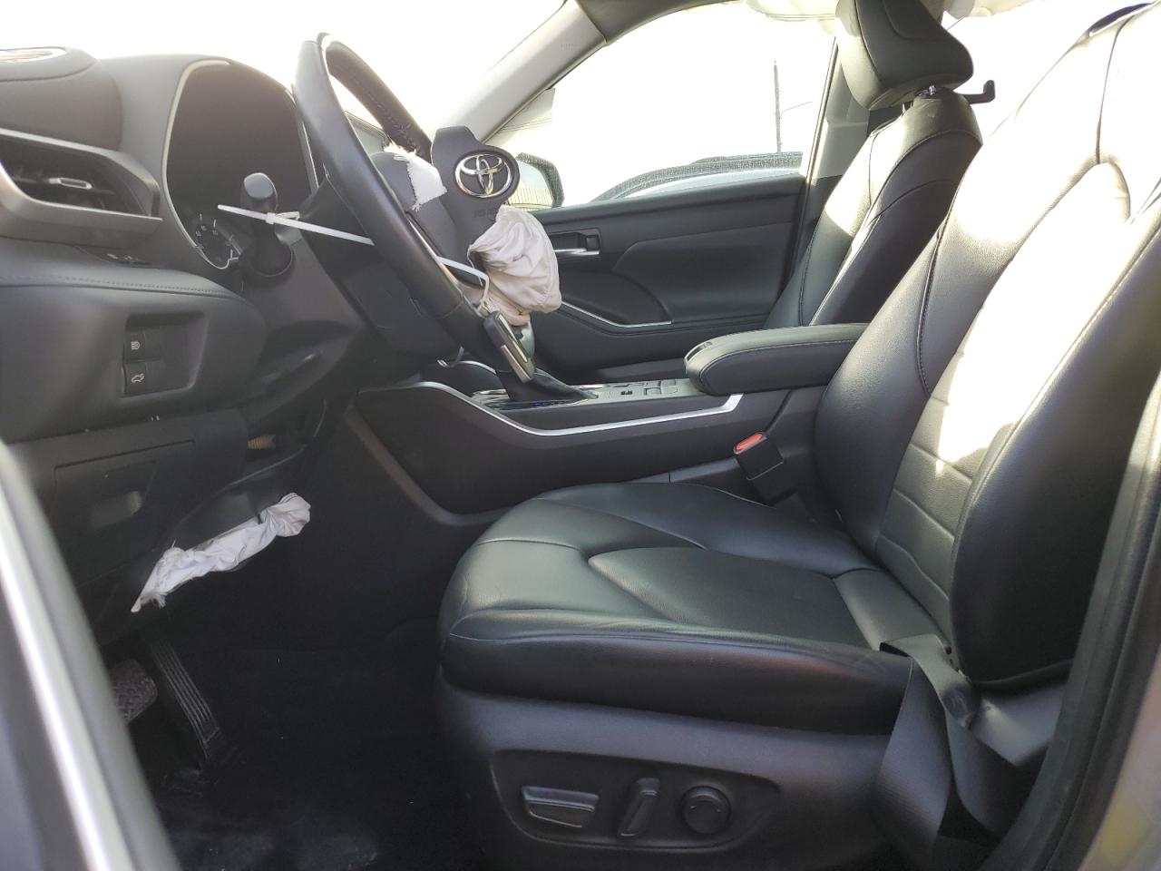 2022 TOYOTA HIGHLANDER XLE VIN:5TDGZRBH3NS175925