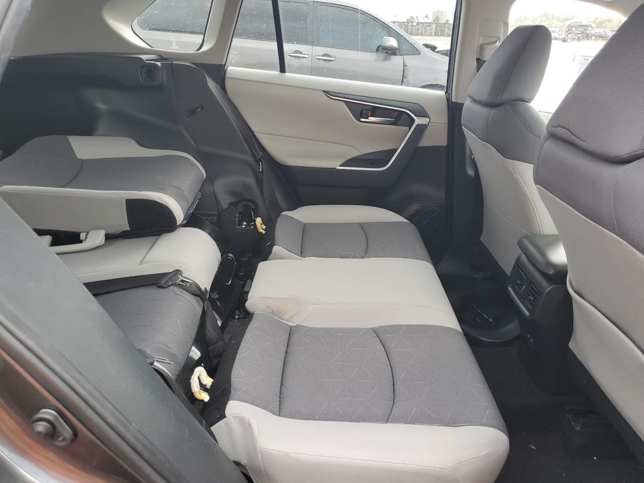 2022 TOYOTA RAV4 XLE VIN:JTMW1RFV6ND089457
