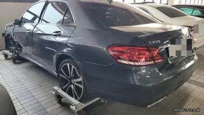 2015 Mercedes-Benz E 220 VIN: