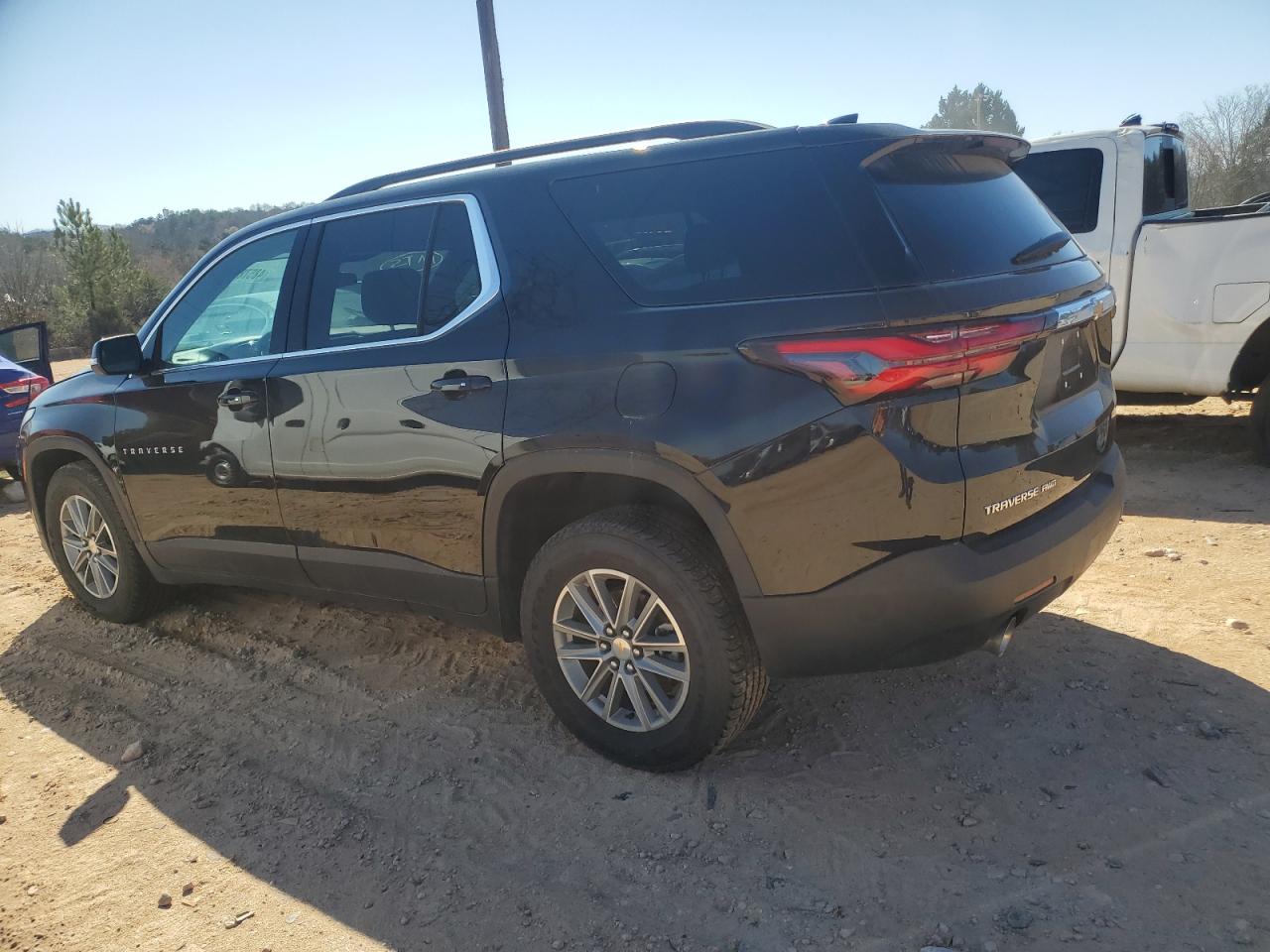 2023 CHEVROLET TRAVERSE LT VIN:1GNEVHKWXPJ282778