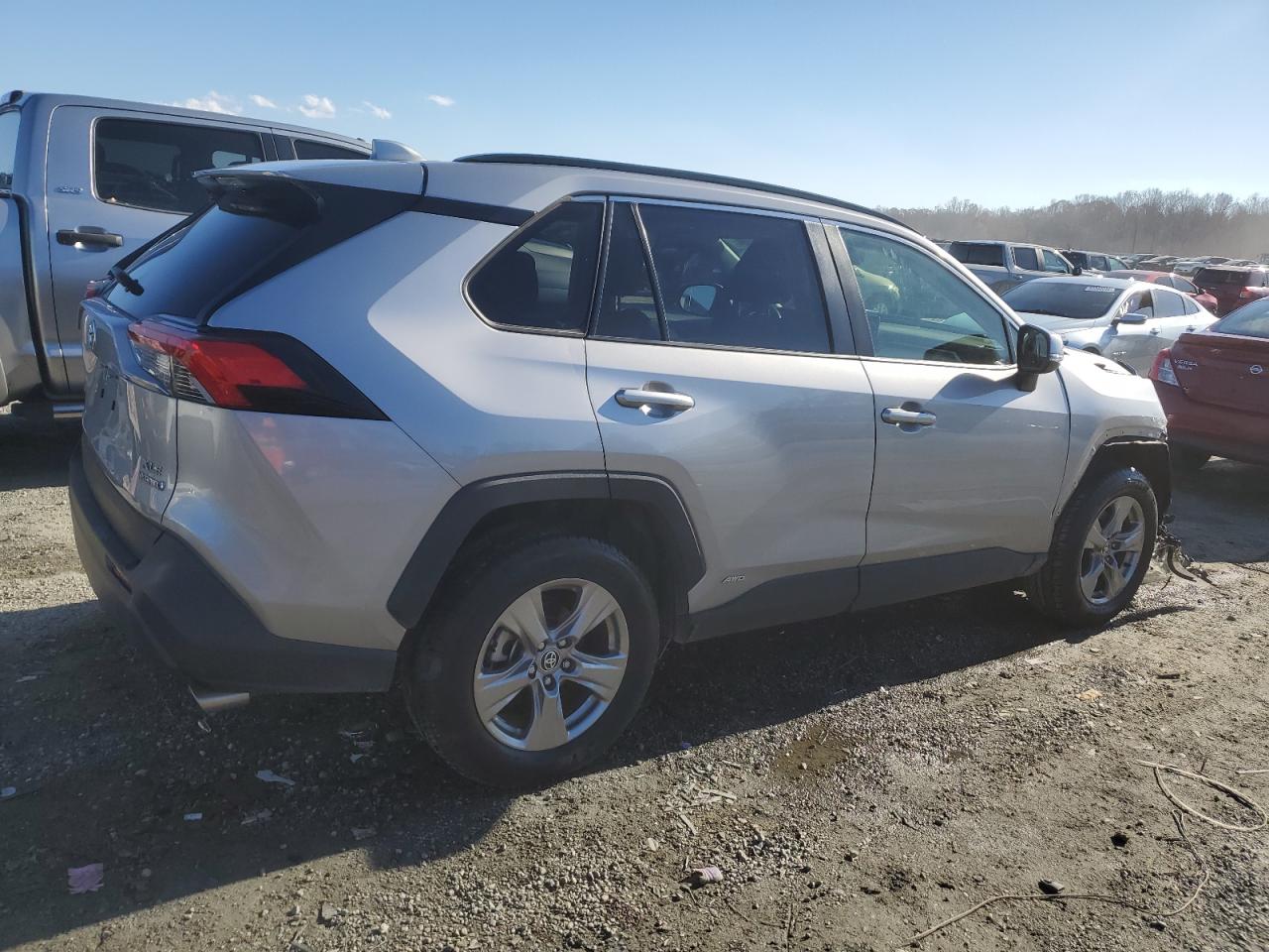 2022 TOYOTA RAV4 XLE VIN:JTMRWRFV6ND138414