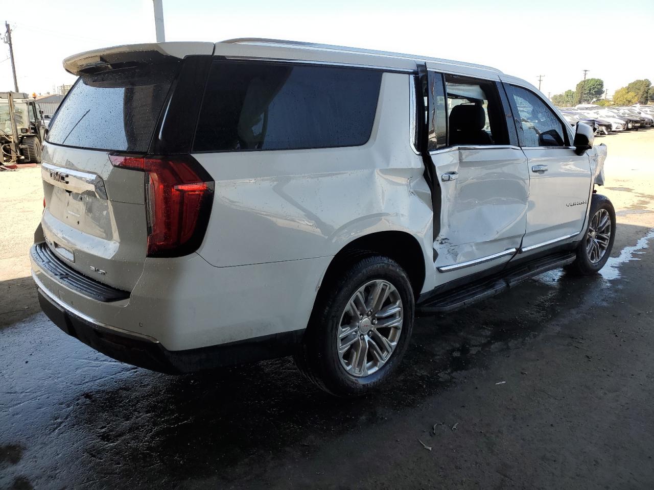 2022 GMC YUKON XL C1500 SLT VIN:1GKS1GKD1NR220172