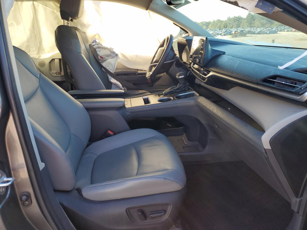 2022 TOYOTA SIENNA XLE VIN:5TDYRKEC1NS098418