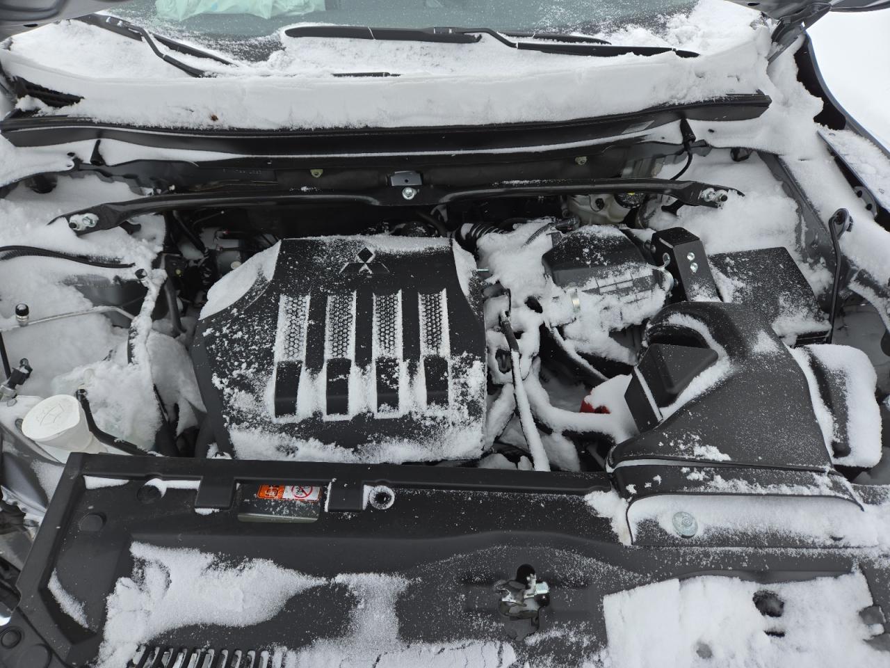 2024 MITSUBISHI ECLIPSE CROSS ES VIN:JA4ATUAA5RZ612868