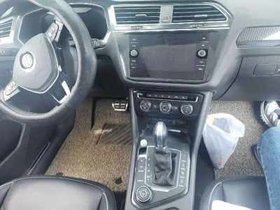 2018 Volkswagen Tiguan VIN: