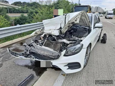 2017 Mercedes-Benz E 300 WDDZF4KB2HA275991 VIN:WDDZF4KB2HA275991