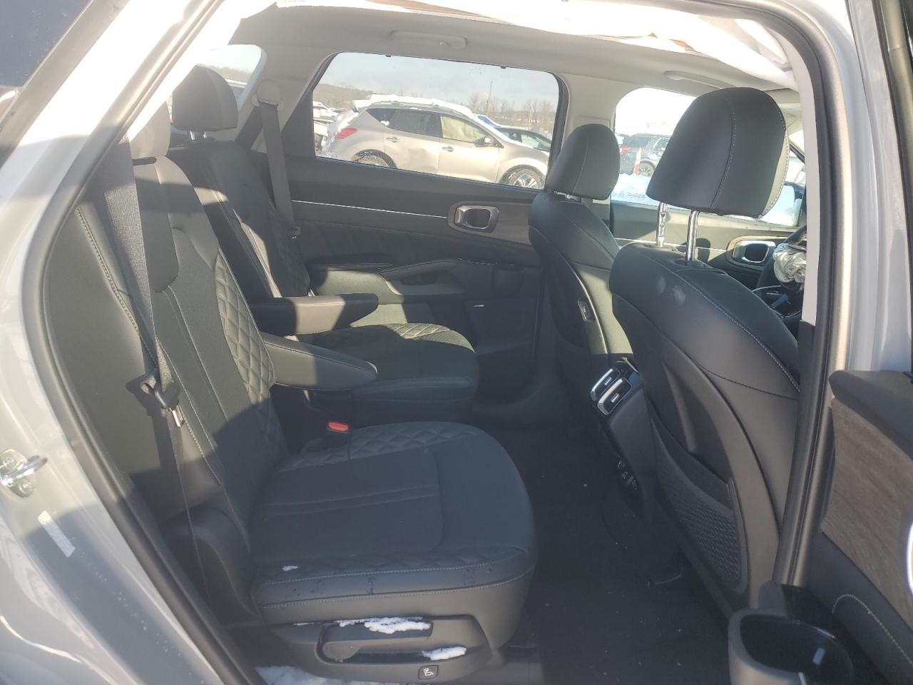 2023 KIA SORENTO SX VIN:1FT7X2A61NEE77393