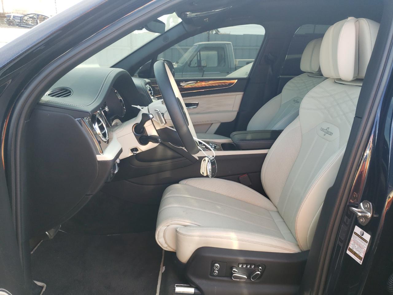 2023 BENTLEY BENTAYGA  VIN:SJAHT2ZV6PC019747