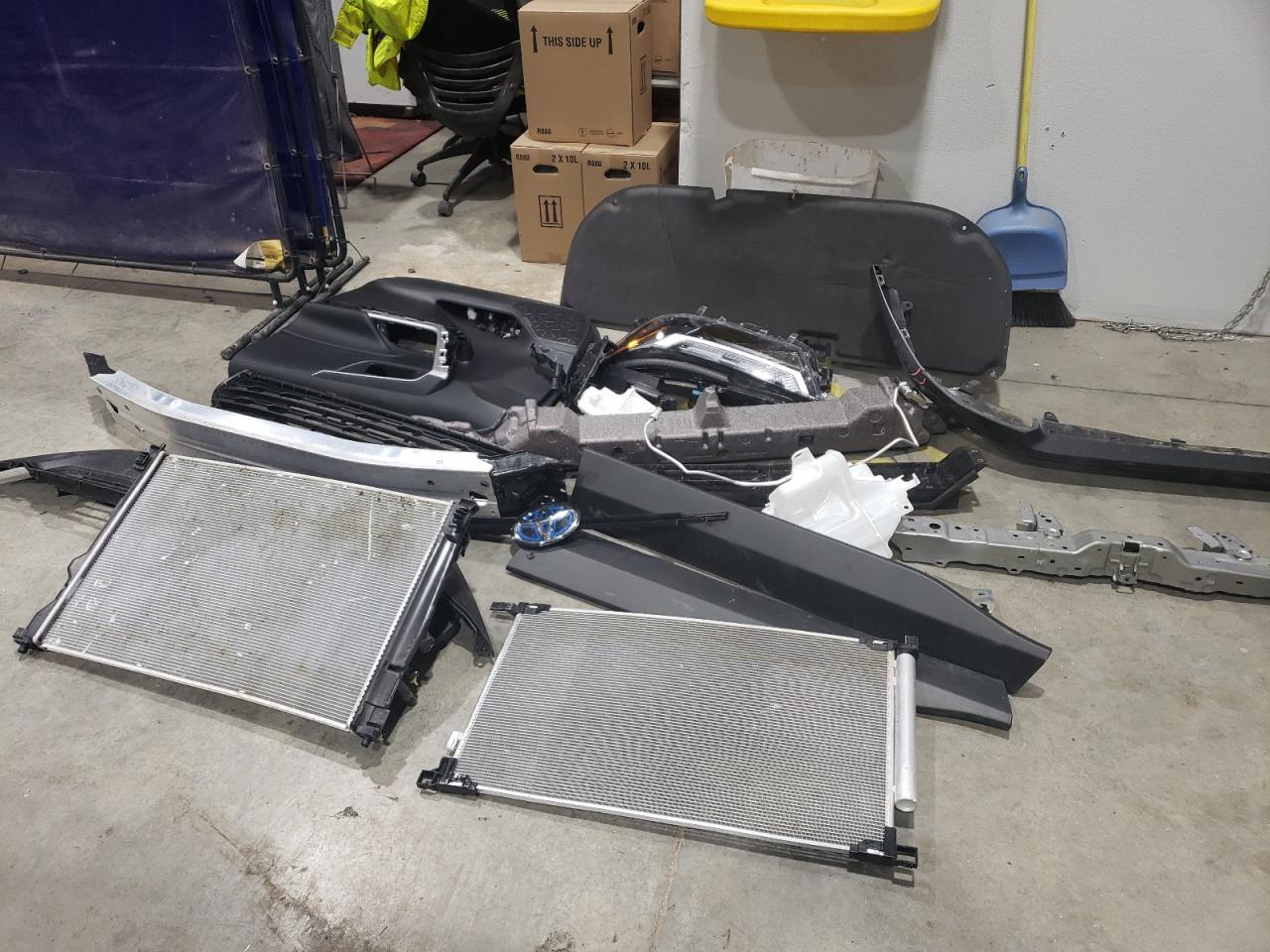 2024 TOYOTA RAV4 XLE VIN:2T3RWRFV2RW227535