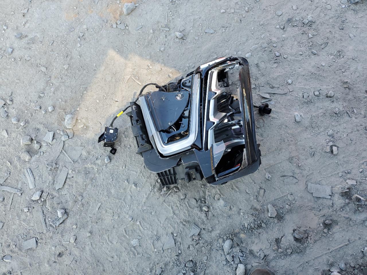 2022 CHEVROLET SUBURBAN C1500 LT VIN:1GNSCCKD8NR202354