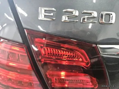 2016 Mercedes-Benz E 220 VIN: