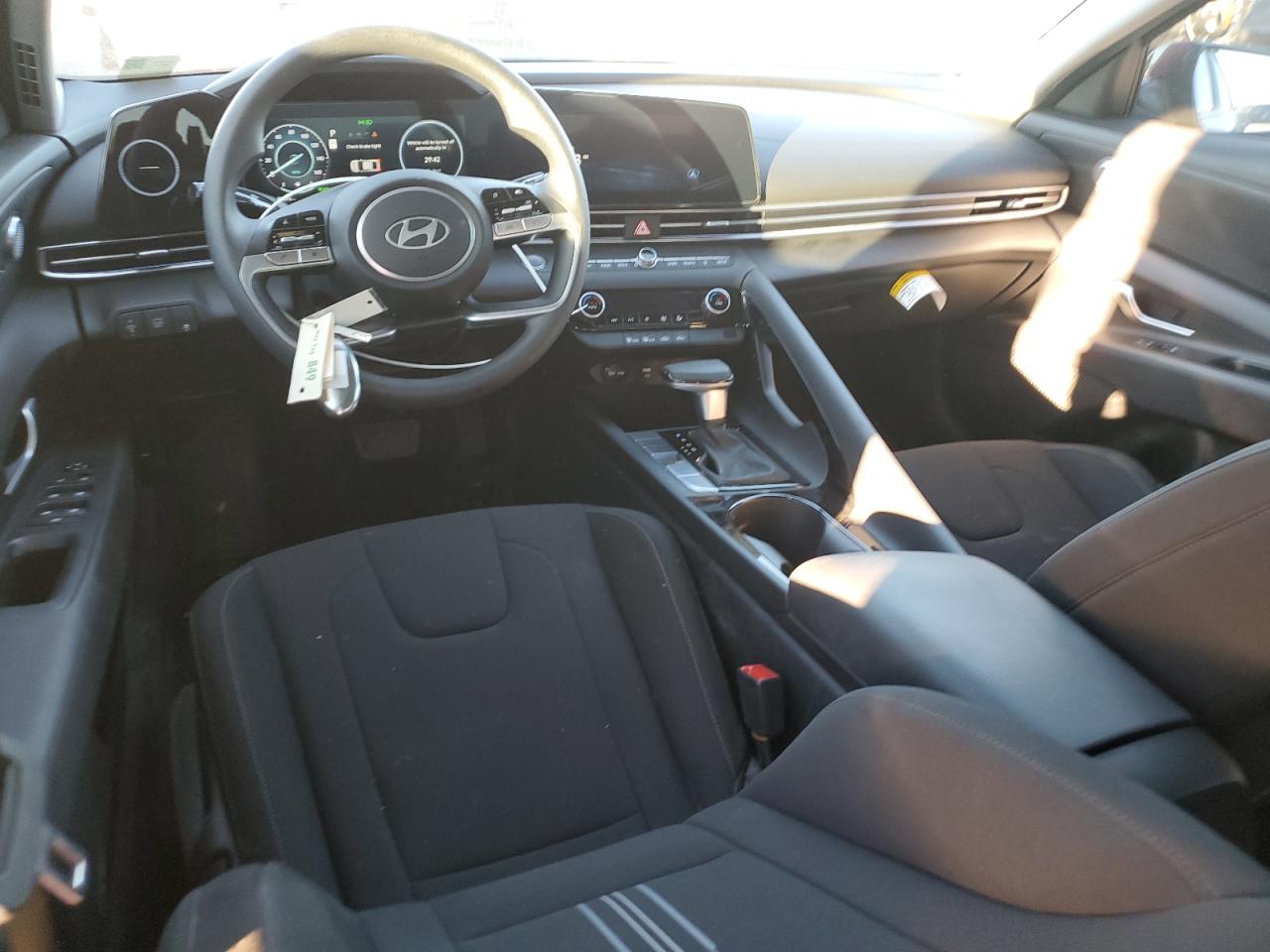 2024 HYUNDAI ELANTRA BLUE VIN:KMHLM4DJXRU104184