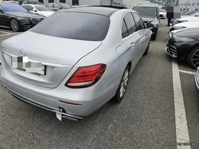 2017 Mercedes-Benz E 300 VIN: