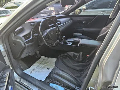 2019 Lexus ES 300 VIN: