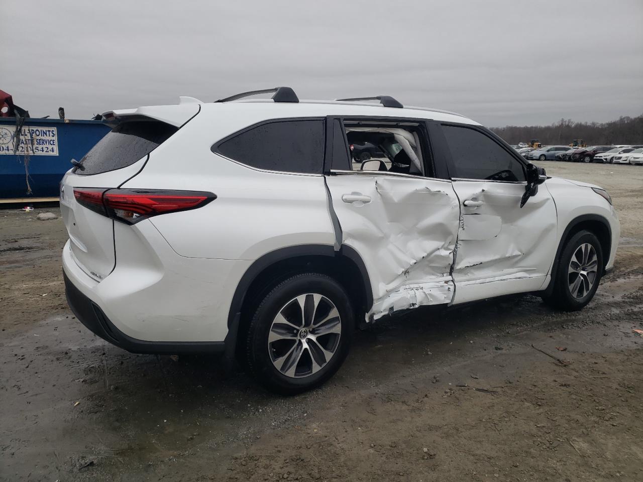 2022 TOYOTA HIGHLANDER XLE VIN:5TDHZRBH6NS574929