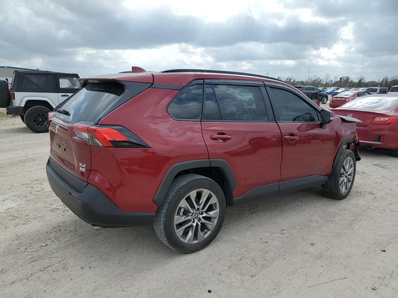 2022 TOYOTA RAV4 XLE PREMIUM VIN:2T3C1RFV5NW226684